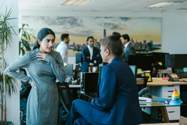 Comment une entreprise peut-elle structurer un contrat de joint-venture international?