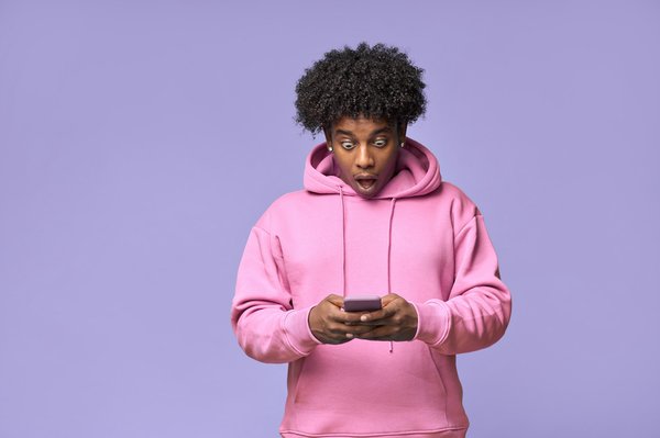 Quelles sont les meilleures approches pour les petites entreprises de tourisme pour promouvoir les expériences locales authentiques ?